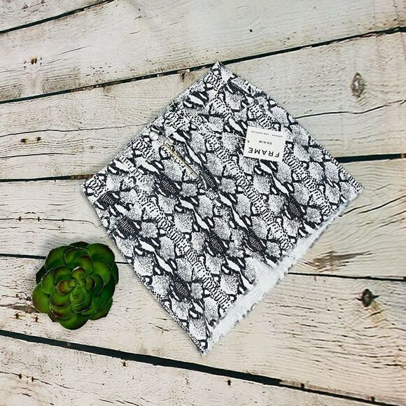 NWT FRAME Le Mini Split Front Python-Print Skirt New with tags - Picture 13 of 16